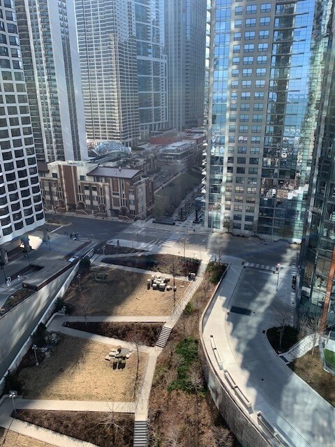 Foto del edificio - 211 N Harbor Dr