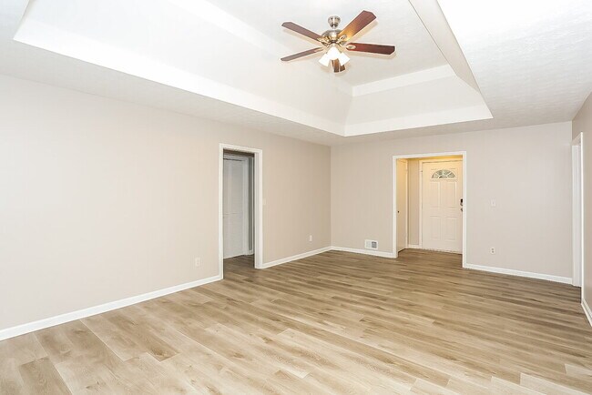 Building Photo - 480 Willow Ln