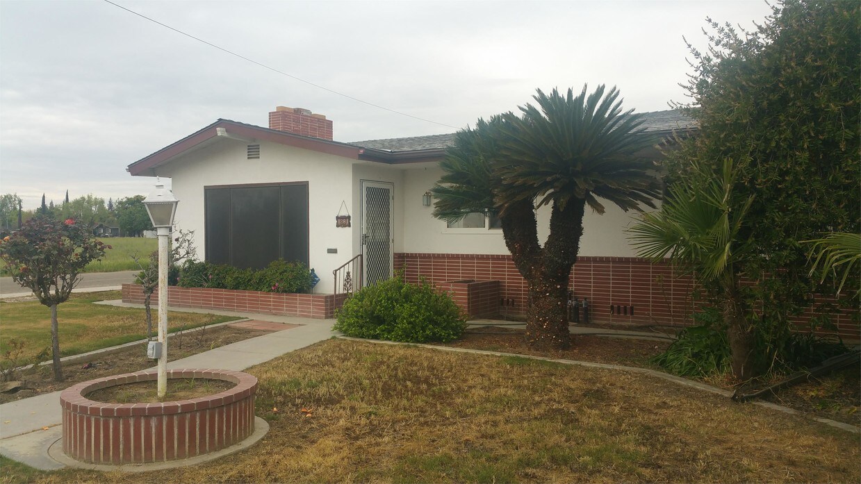 Primary Photo - 1281 S Enns Ave