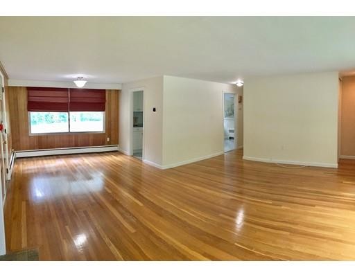 Building Photo - 18 Fairlawn Ln