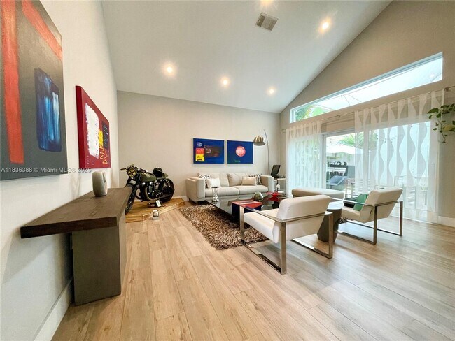 Foto del edificio - 1125 Papaya St