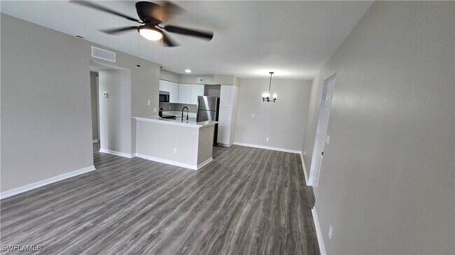 Foto del edificio - 13545 Eagle Ridge Dr