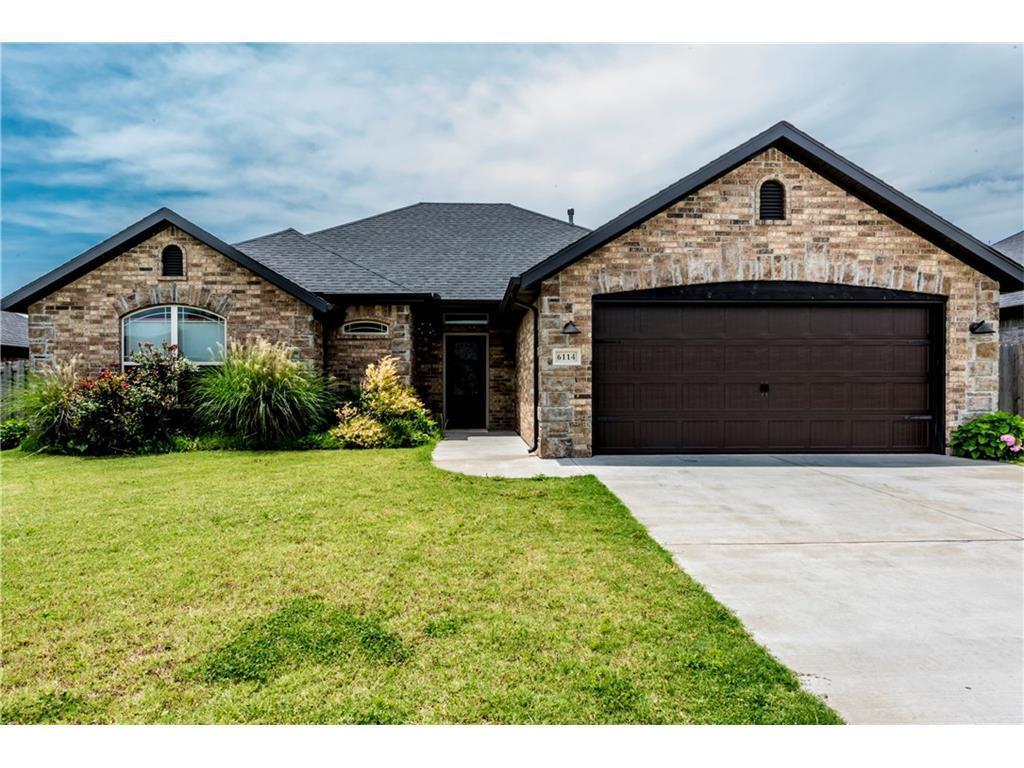 Fabulous Home & Location! - Fabulous Home & Location!