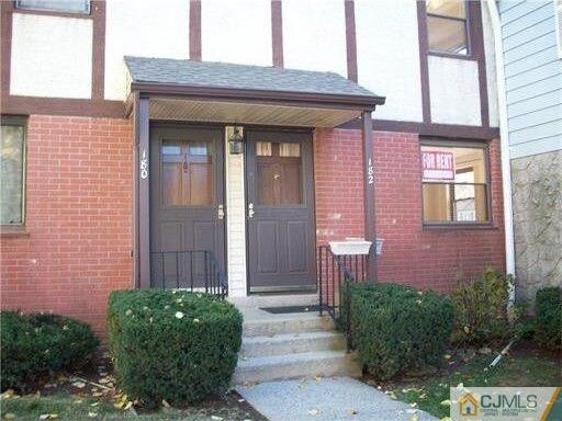 Primary Photo - 182 Newman St