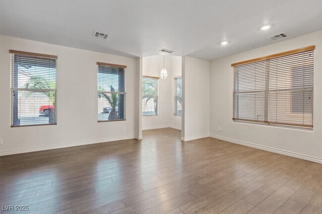 Building Photo - 227 Palmarosa St