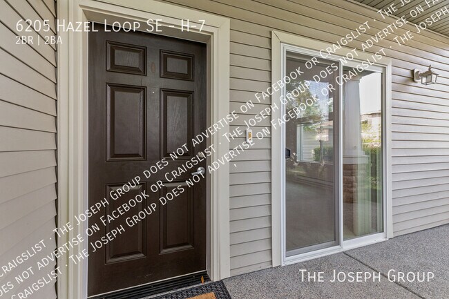 Foto del edificio - 6205 Hazel Loop SE