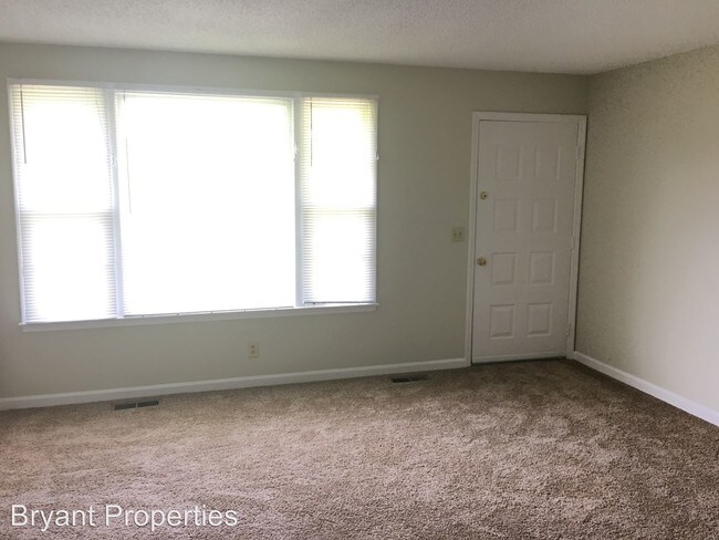 Building Photo - 301 Highland Heights Dr
