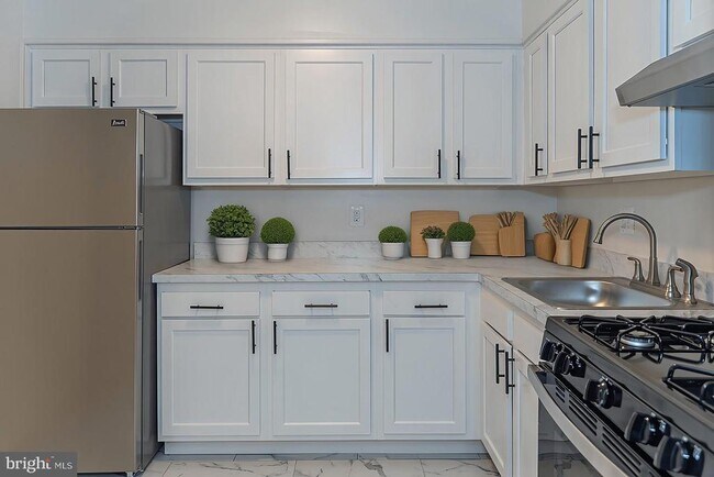 Building Photo - 5200 Quincy St