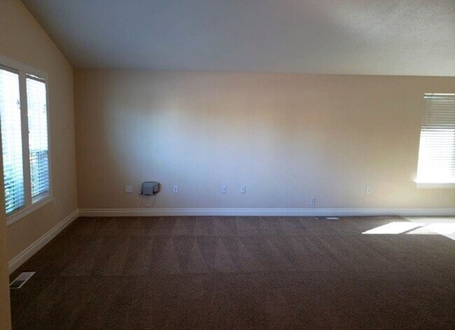 Foto del edificio - 3Bd/2Ba Single Story House - Available Soon!
