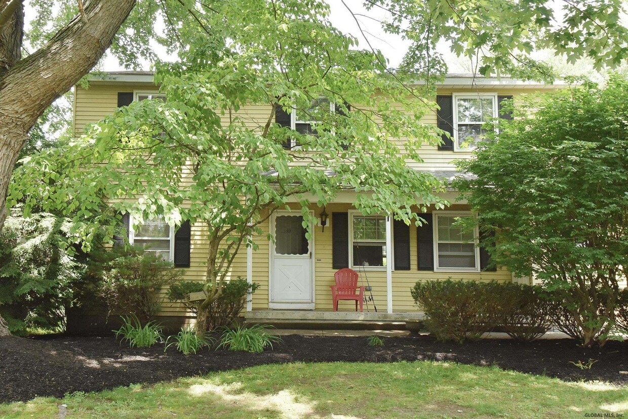 Primary Photo - 48 CHAPEL Ln