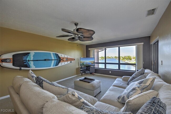 Foto del edificio - 1835 Beach Pkwy W