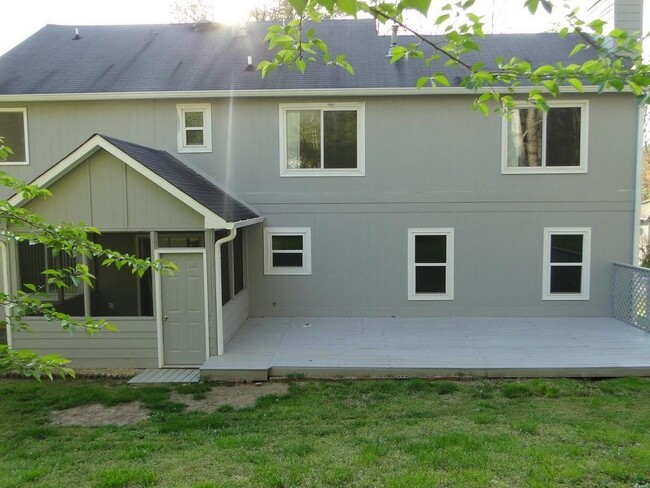 Building Photo - 4782 Shallow Ridge Rd NE