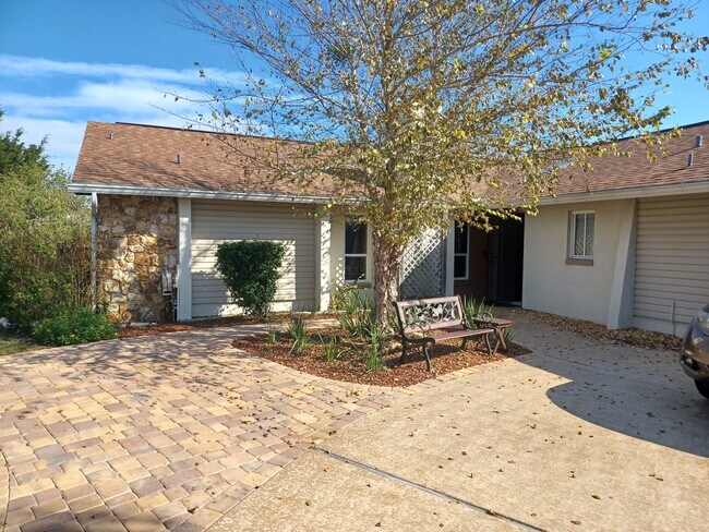 Building Photo - 14 Curry Ct