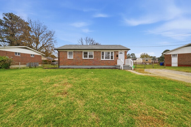 Photo - 913 Dandridge Dr House