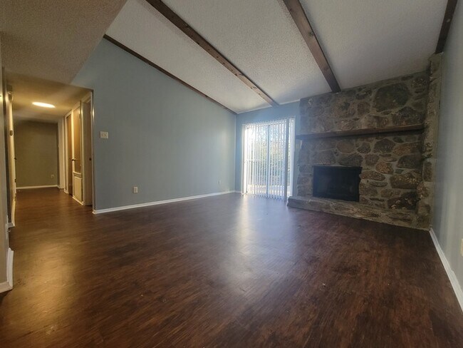 Foto del edificio - 3 Bed 2 Bath