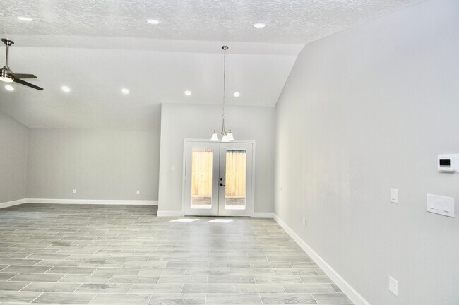 Building Photo - 734 Hambrick Ct