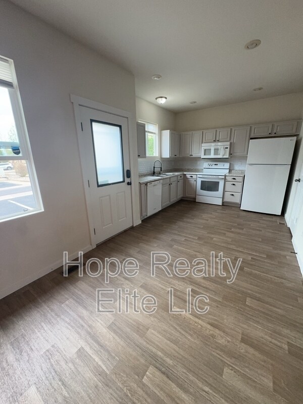 Foto del edificio - 5198 Dovetail Ln