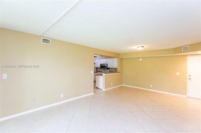 Foto del edificio - 5721 Riverside Dr
