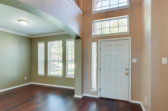 Building Photo - 753 Bridle Trail