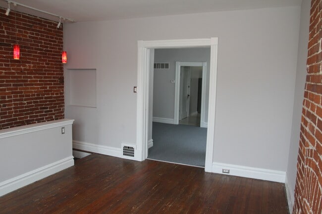 Building Photo - 1108 Tamm Ave