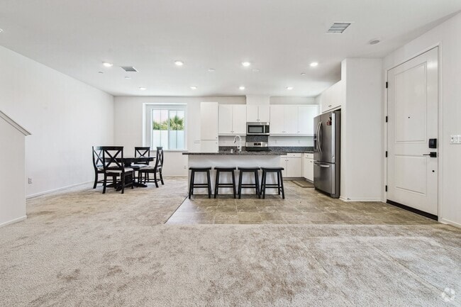 Building Photo - 5584 Kate Way