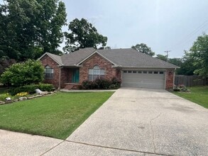 Building Photo - 3280 Overcup Dr