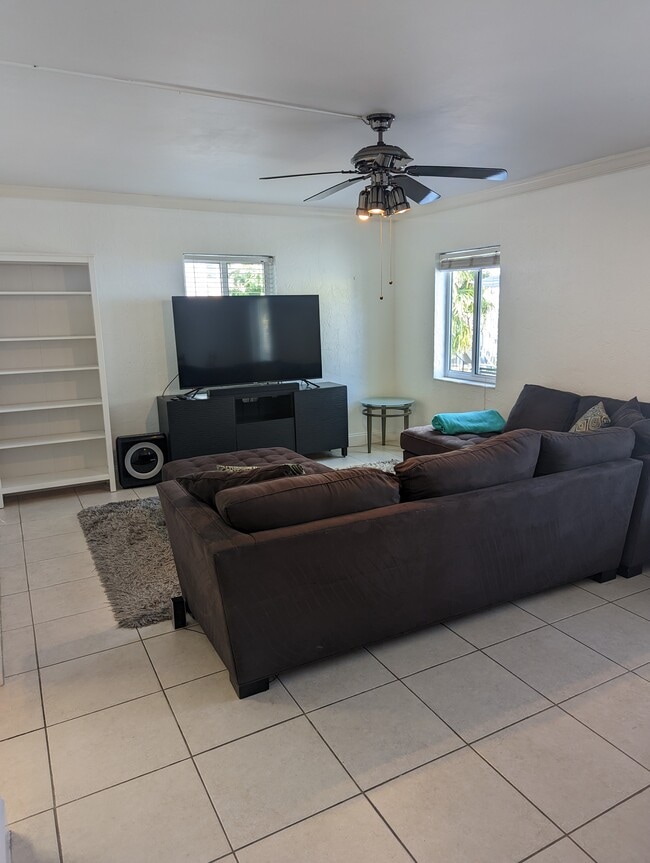 Living Room 1 - 1001 SE 16th St