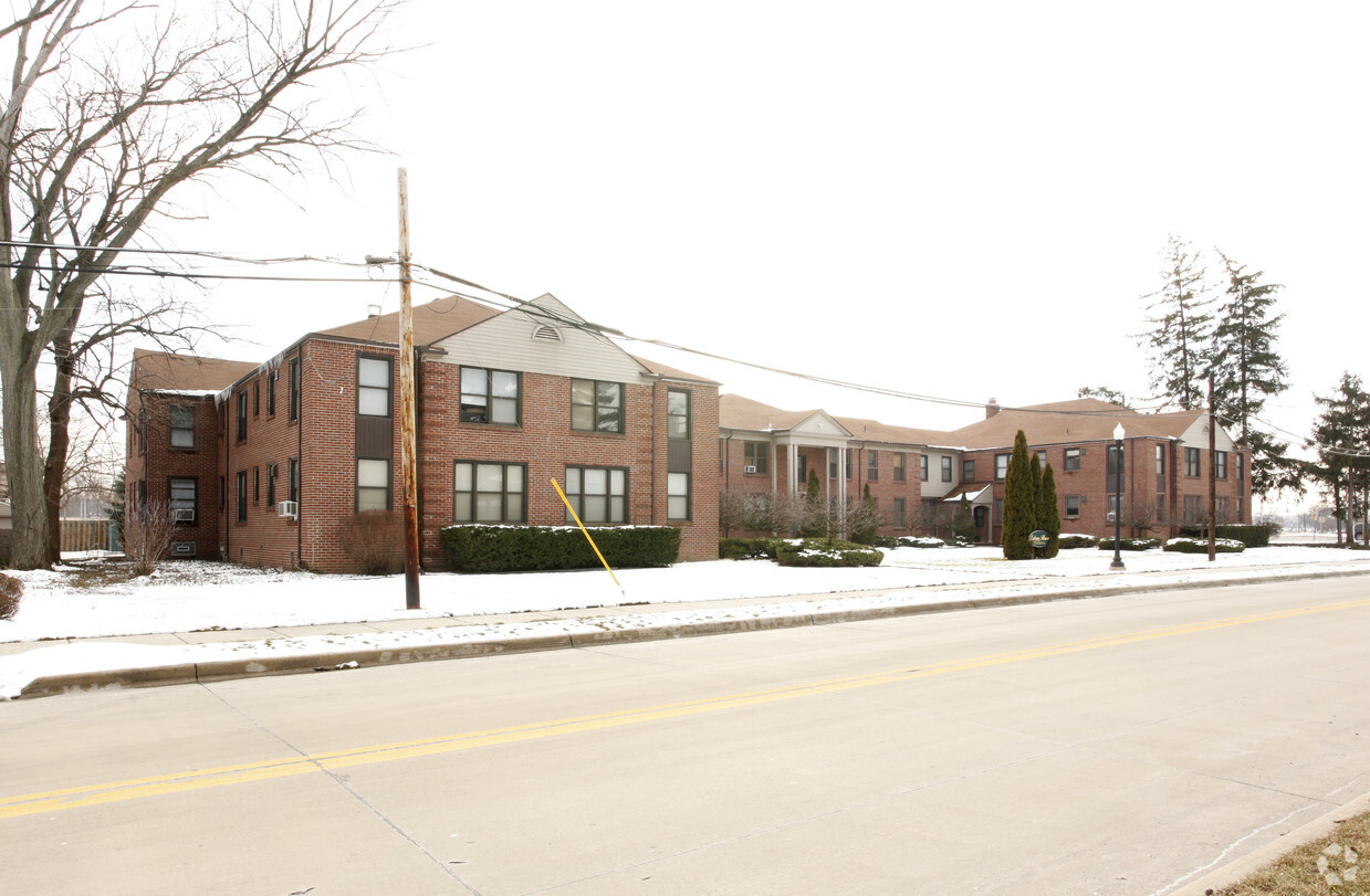 Primary Photo - Colony House Condominiums