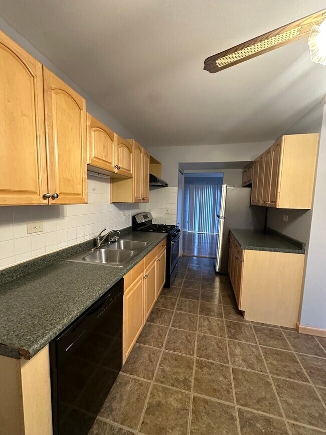 Building Photo - 2632 Country Oaks Ct