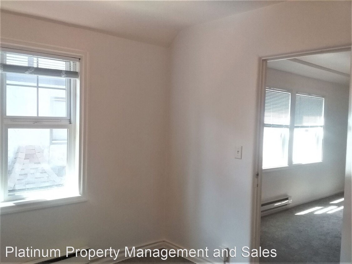 Building Photo - 108 N Buchanan Ave