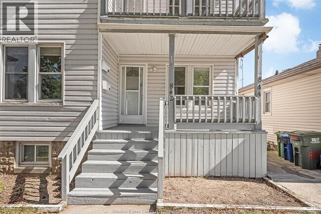 Building Photo - 842-844 ELLROSE AVENUE