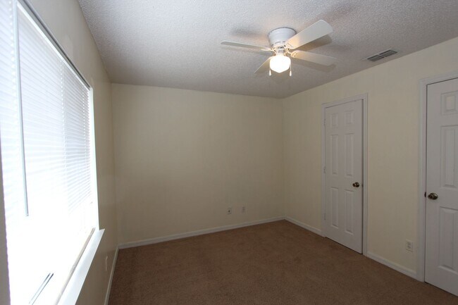 Building Photo - Charming 3-Bedroom Duplex in  St. Cloud