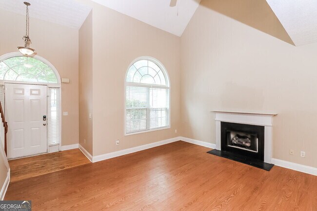Foto del edificio - 4560 Ferncrest Pl