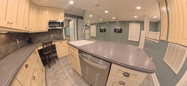 Foto del edificio - 395 Whisper Park Dr