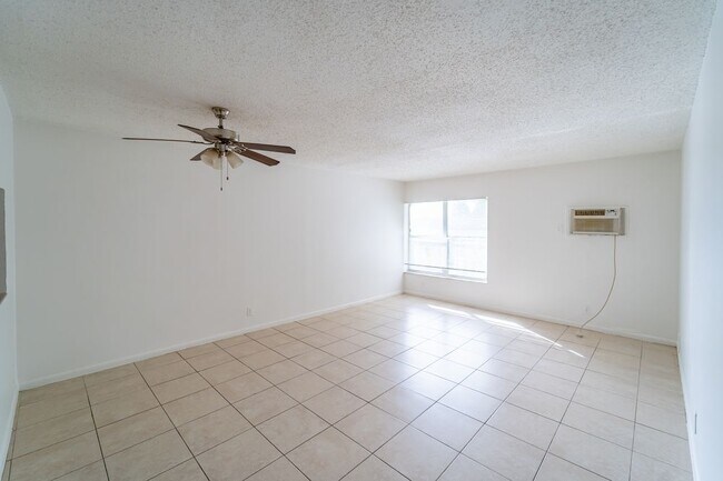 Foto del edificio - 6000 NW 7 St. - 21