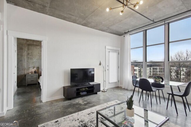 Foto del edificio - 245 N Highland Ave NE