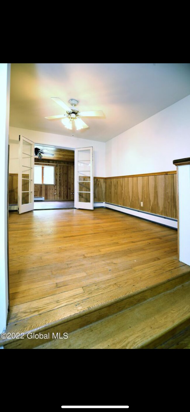 Foto del edificio - 365 Closson Rd