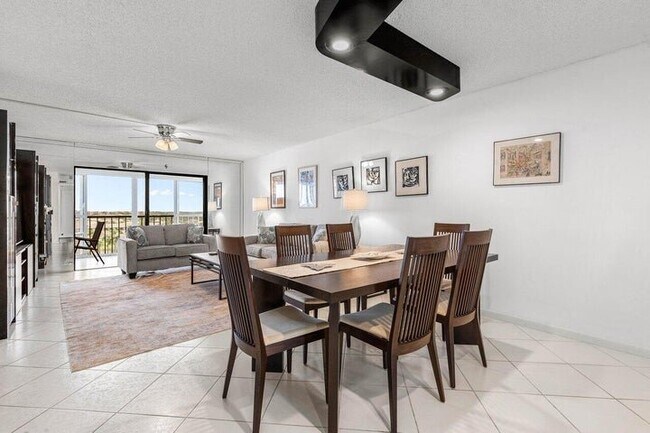 Foto del edificio - 7310 Ashford Pl