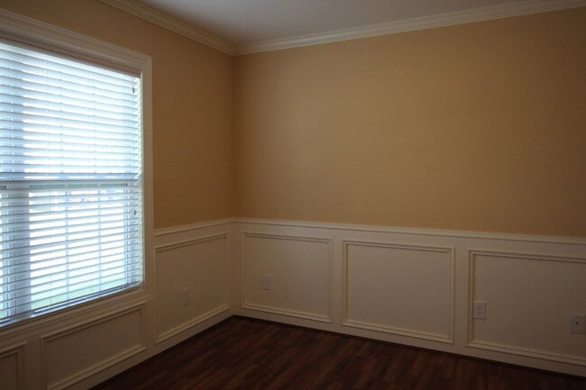 Foto del edificio - 120 Chandler Dr