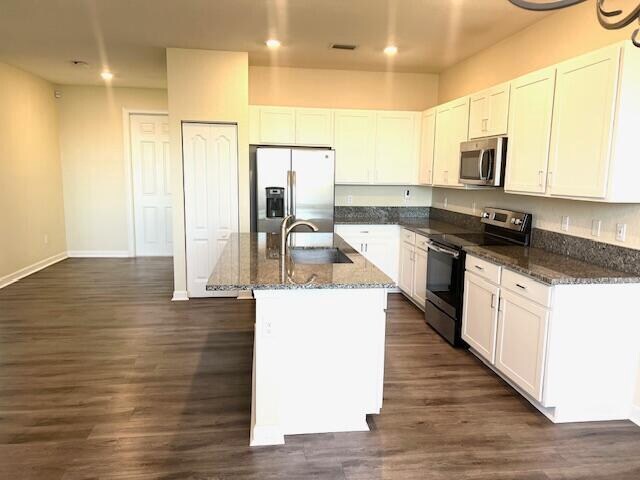 Building Photo - 8140 NW Greenbank Cir