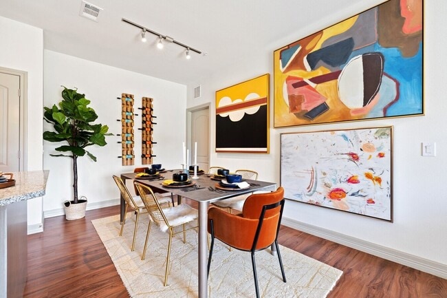 Building Photo - Hot Spot, Cool Price