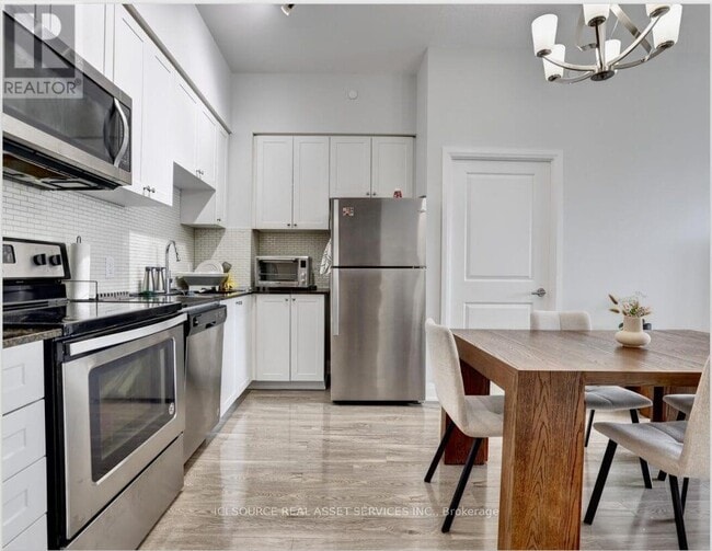 Photo du bâtiment - 2800-2800 Keele St