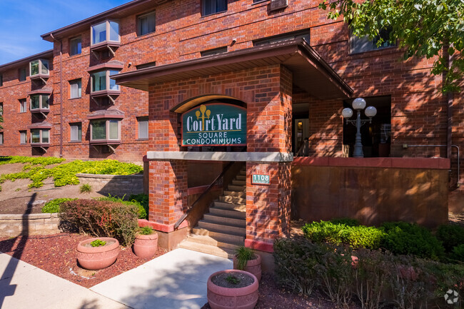 Building Photo - Courtyard Square Condominums