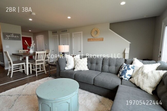 Building Photo - 212 Drai St