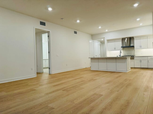 Building Photo - 2606 Rivington