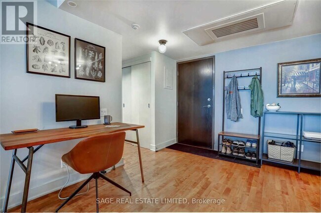 Building Photo - 233 Carlaw Ave