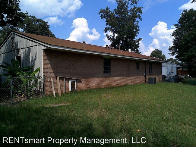 Building Photo - 4 br, 2 bath House - 6068 Capri Circle