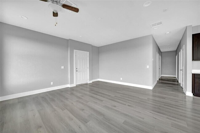 Foto del edificio - 1100 Hwy 90 W