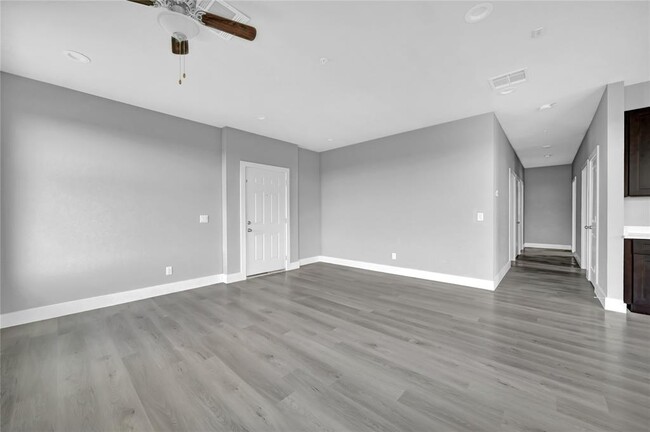 Building Photo - 1100 Hwy 90 W