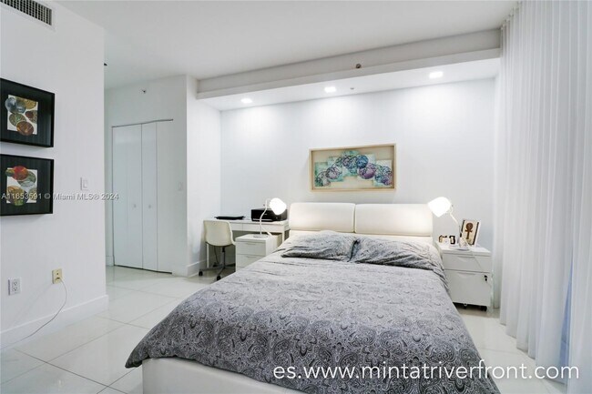 Foto del edificio - 92 SW 3rd St